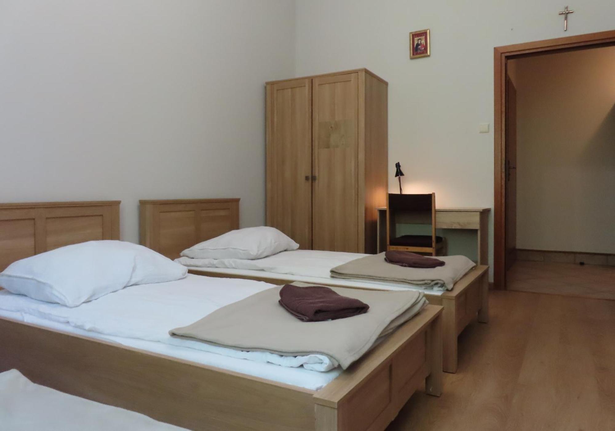 Dobry Zakatek Dom Rekolekcyjny Hotel Konstancin-Jeziorna Bagian luar foto